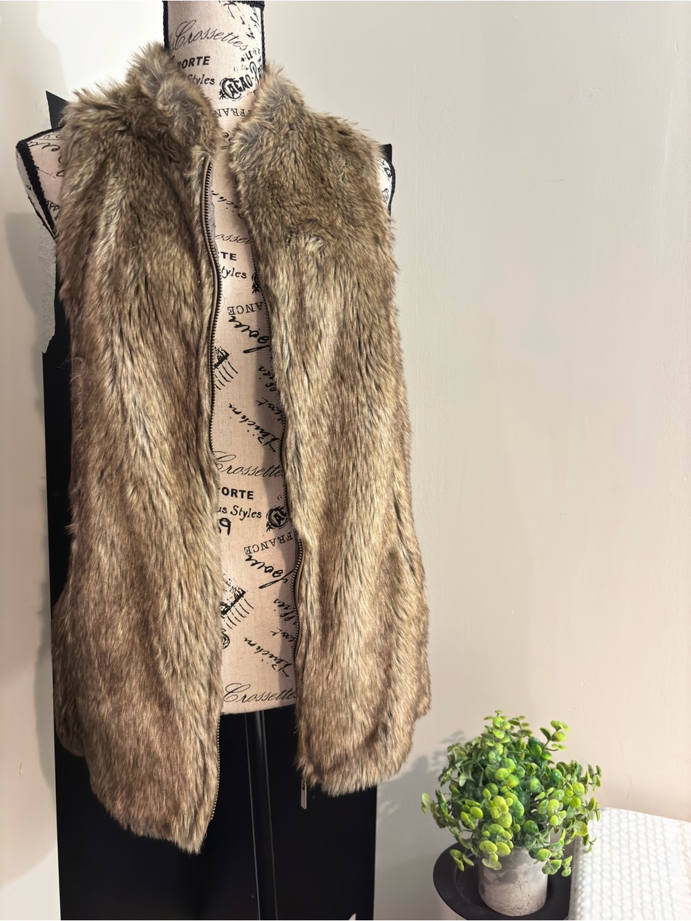 Maurices Faux Fur Vest in Taupe Brown Blend